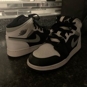 NIKE JORDANS “WHITE SHADOW”